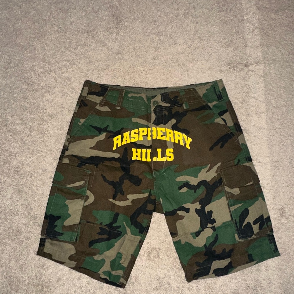 GV Gallery Camo Shorts